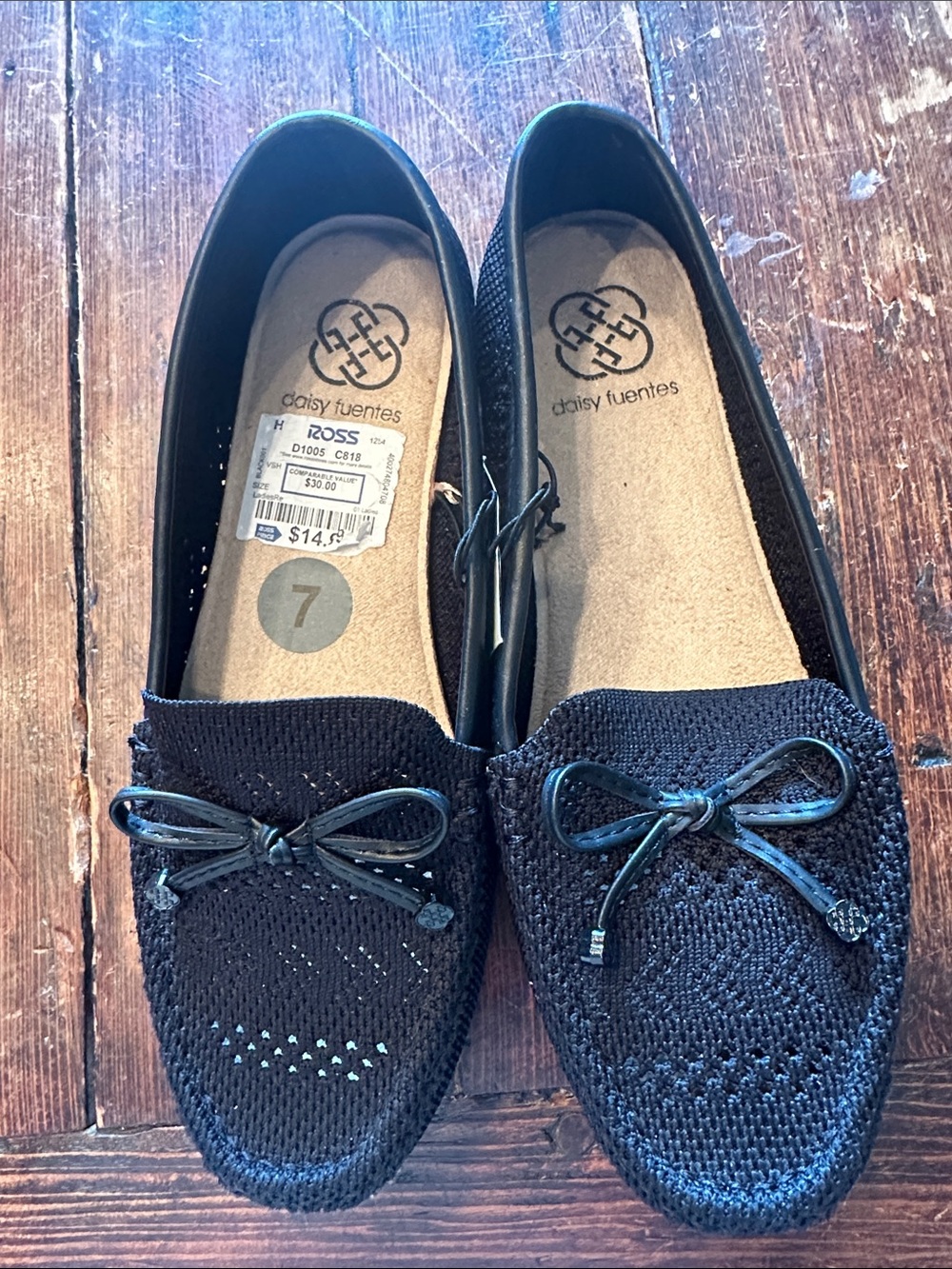 NWT-Daisy Fuentes Black Knit Bow Loafers-Size 7